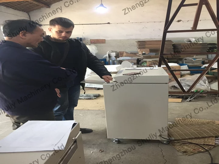 Máquina industrial de triturado de cartón en venta