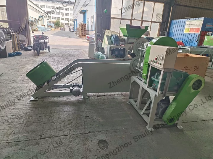 Machine de coupe de pneus à double face à glissière exportée