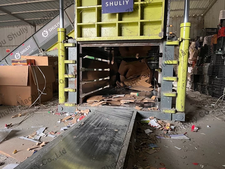 High capacity horizontal waste paper baler for recycling plant