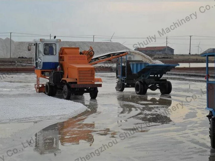 integrated salt collecting and conveying machine